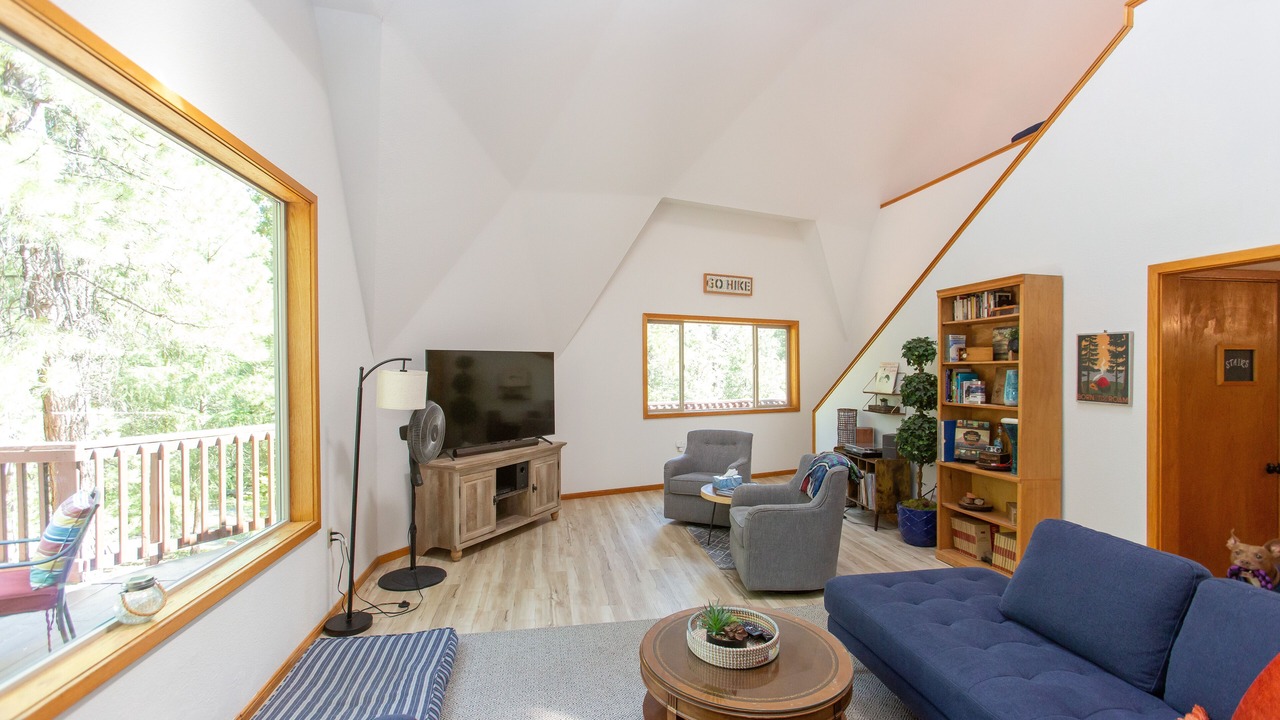 Photo of Livingroom in Avery
