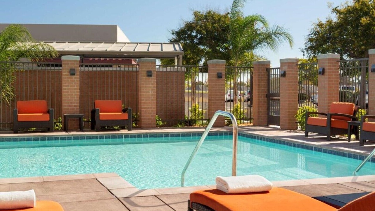 Photo of Outdoor in Nut Tree
