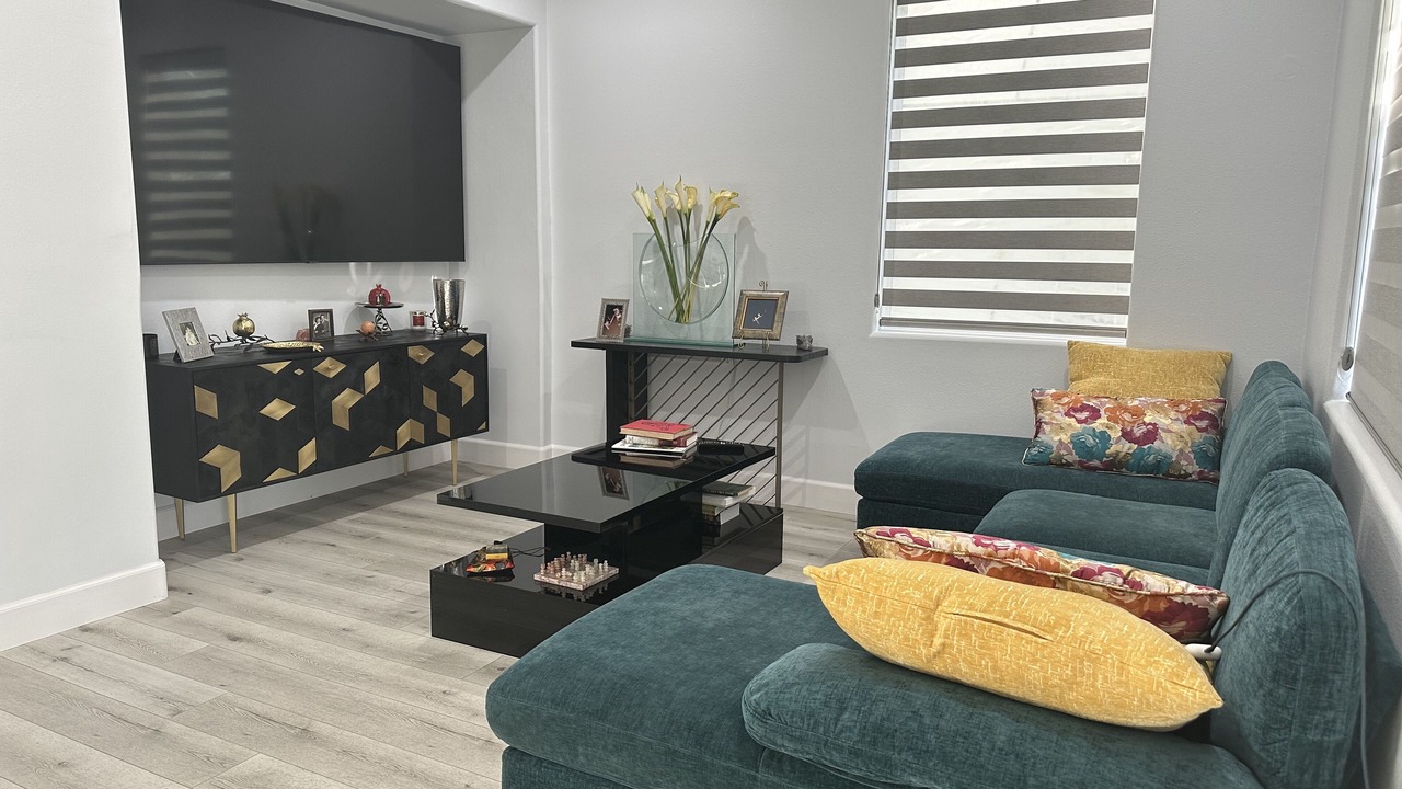 Photo of Livingroom in San Fernando