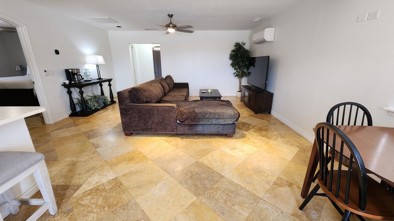 Photo of Livingroom in Victorville