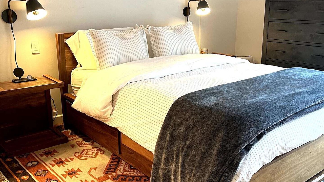 Photo of Bedroom in Beverly Grove