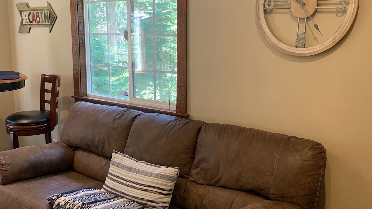 Photo of Livingroom in Crestline