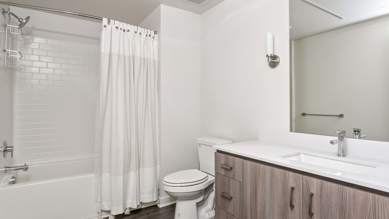 Photo of Bathroom in Warner Center