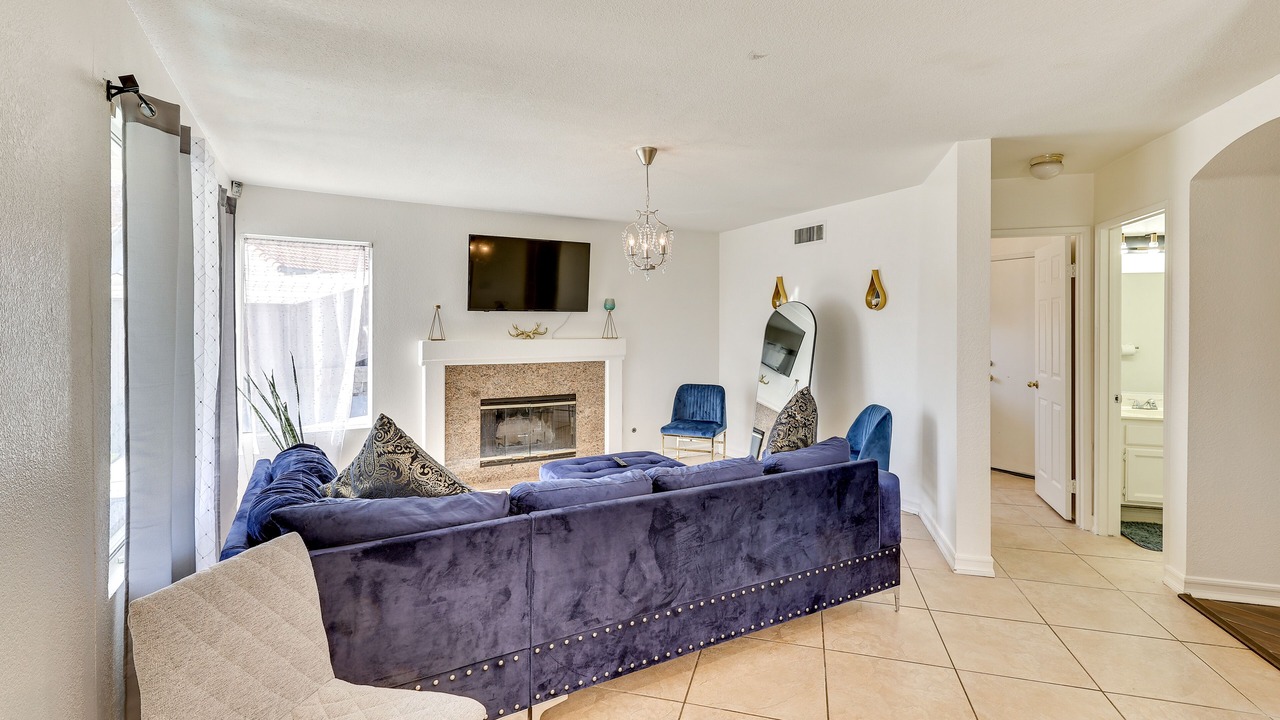 Photo of Livingroom in Lake Elsinore
