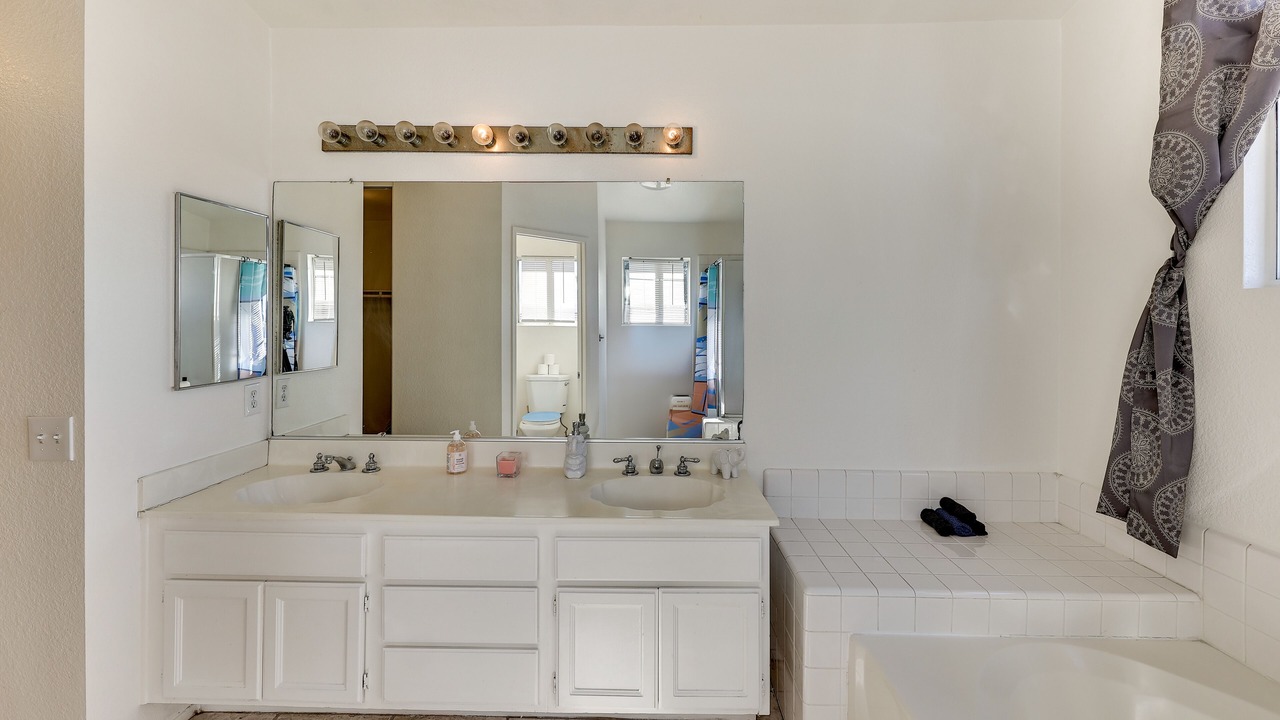 Photo of Bathroom in Lake Elsinore