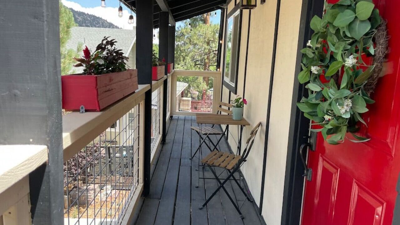 Photo of Patio Balcony in Wrightwood