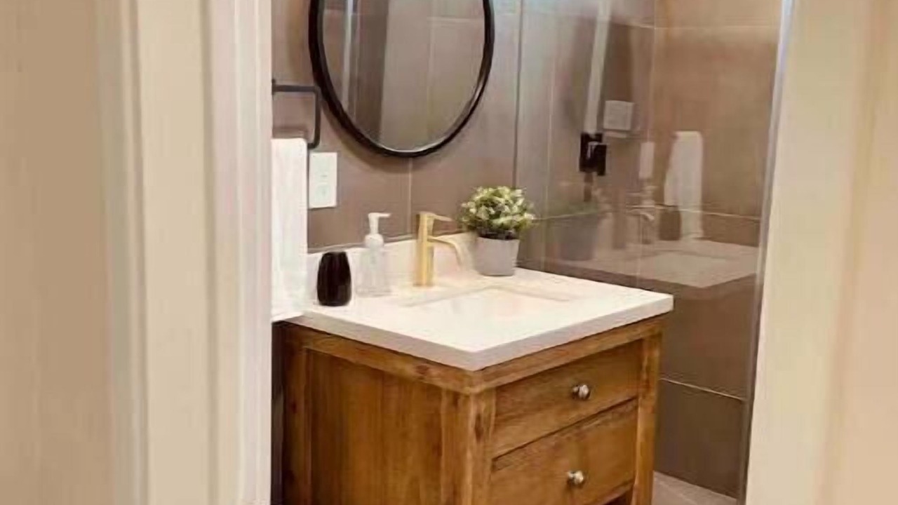 Photo of Bathroom in Lawndale