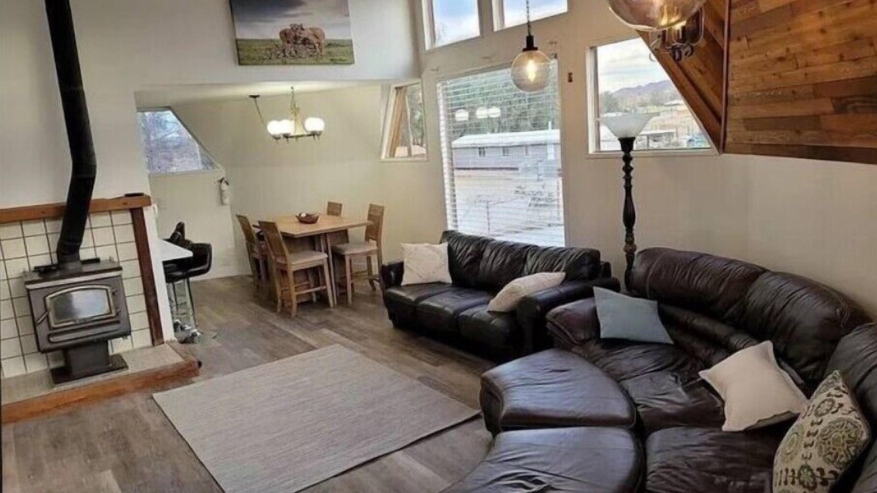 Photo of Livingroom in Barstow