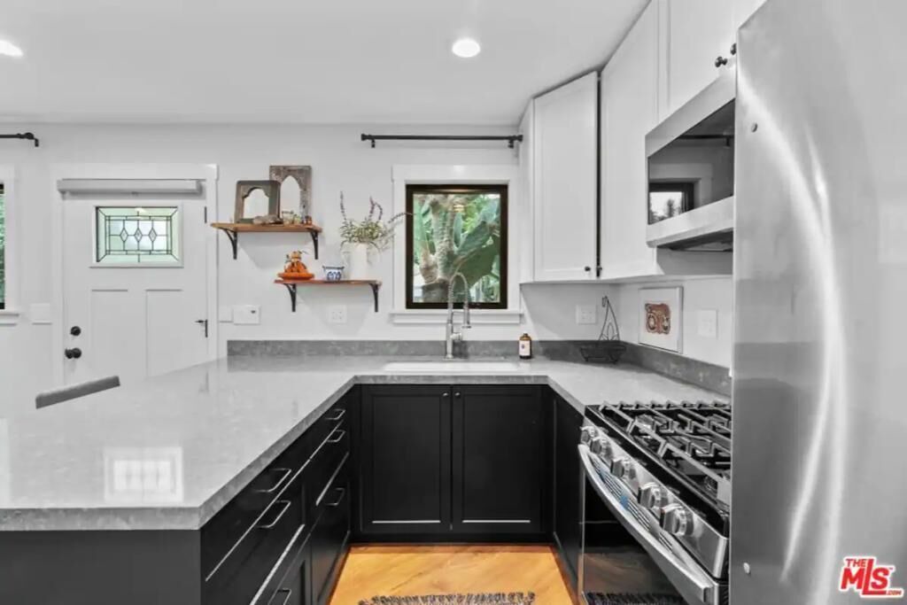 Photo of Kitchen in Lake Balboa