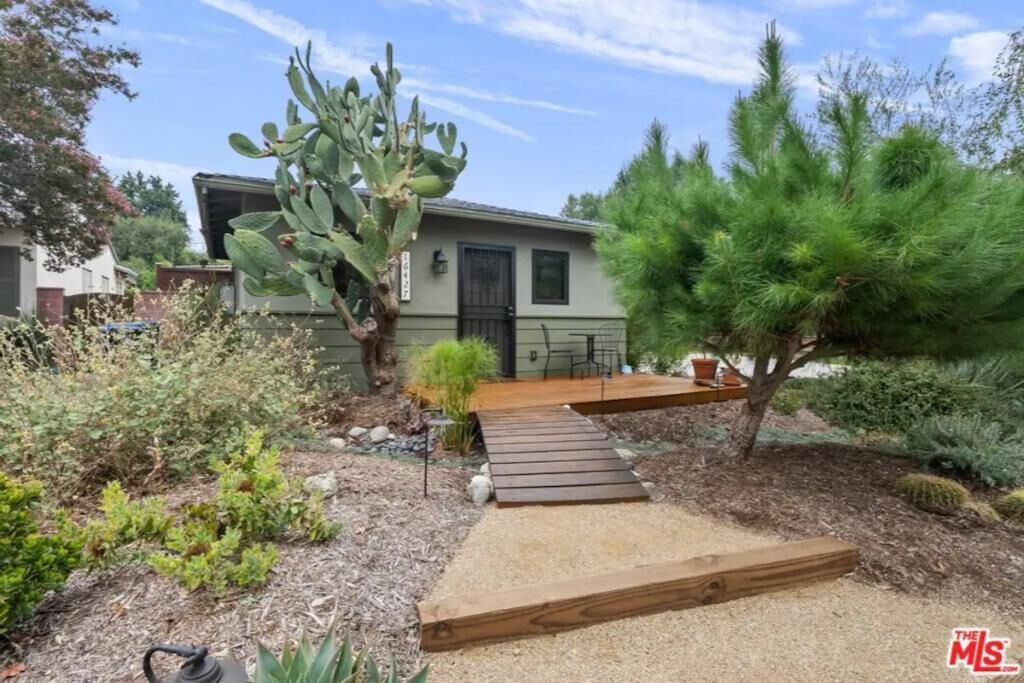 Photo of Patio Balcony in Lake Balboa