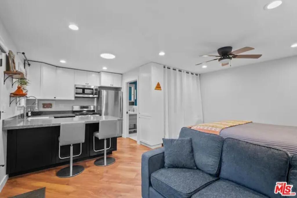 Photo of Bedroom in Lake Balboa