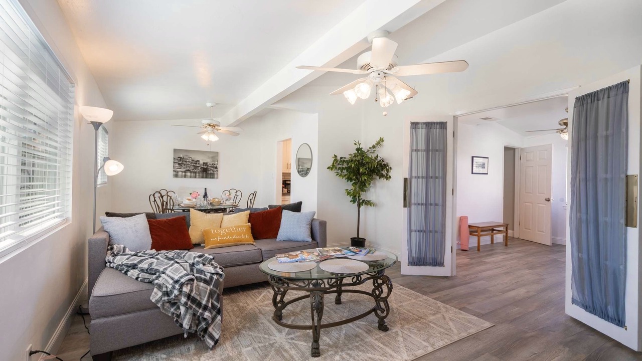 Photo of Livingroom in Bakersfield
