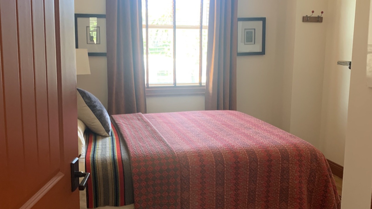 Photo of Bedroom in Los Alamos