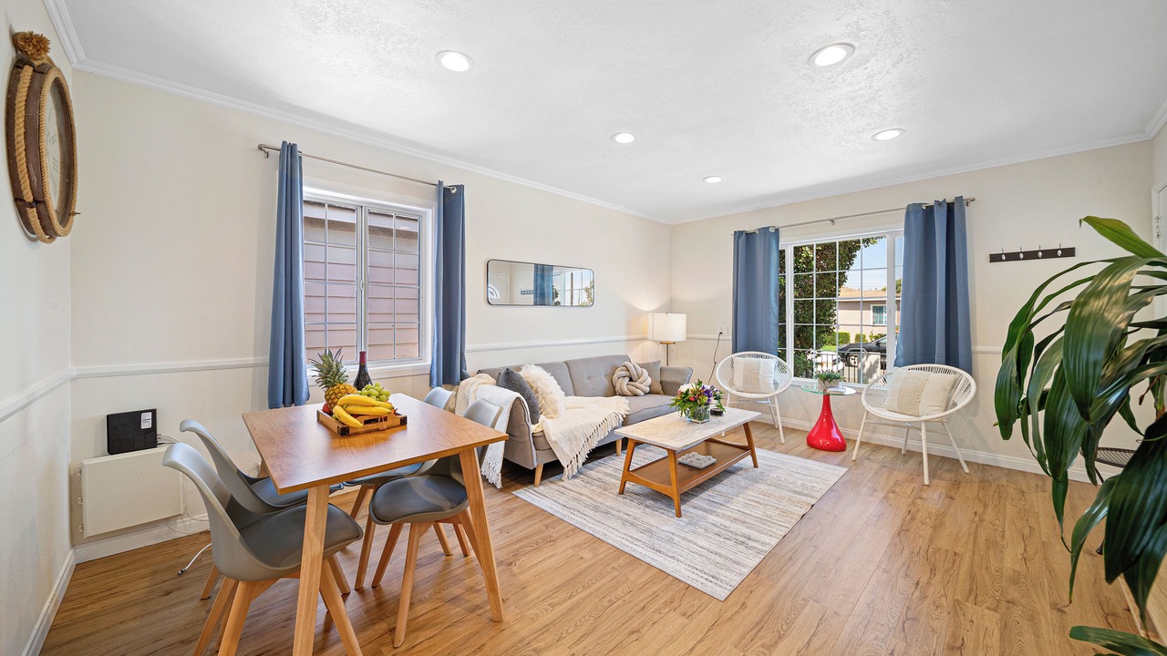 Photo of Livingroom in Lawndale