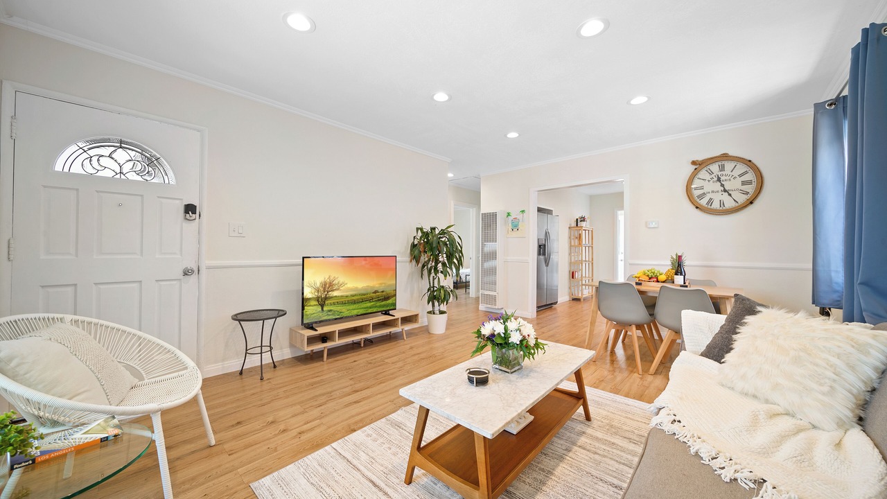 Photo of Livingroom in Lawndale