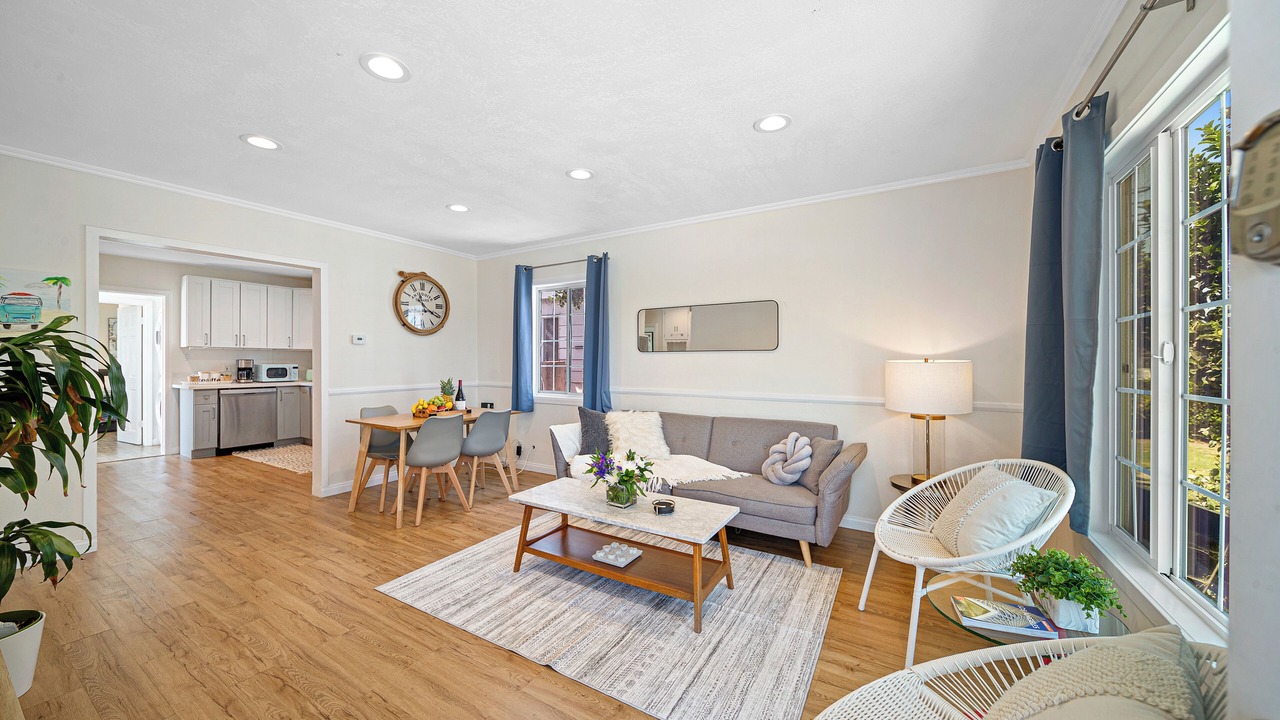 Photo of Livingroom in Lawndale