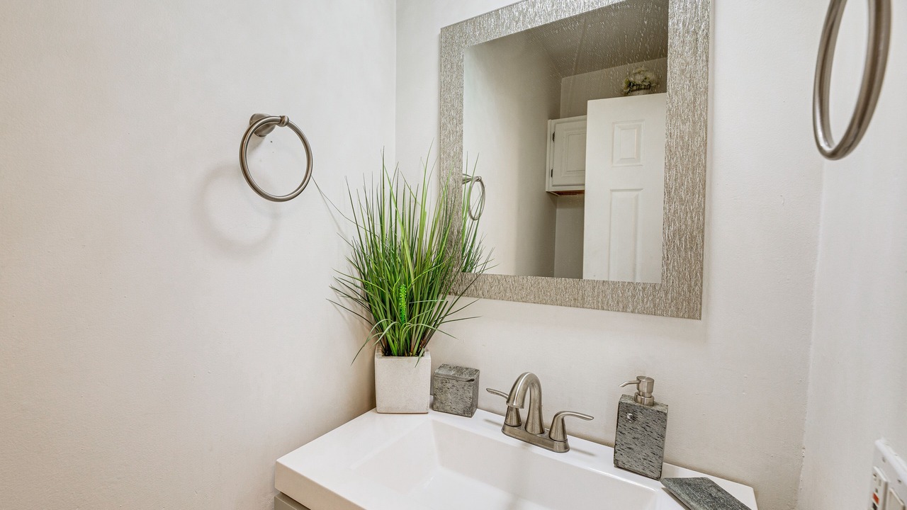 Photo of Bathroom in Valley Glen