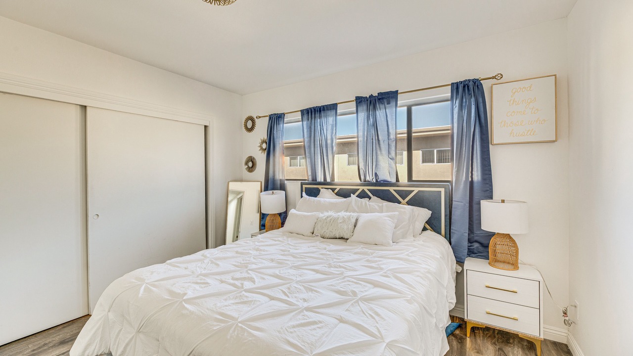 Photo of Bedroom in Valley Glen