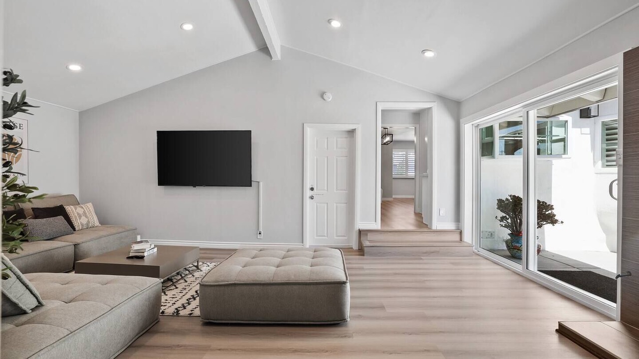 Photo of Livingroom in Tustin