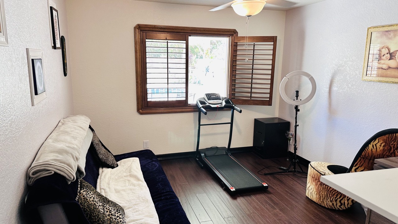 Photo of Livingroom in Quartz Hill
