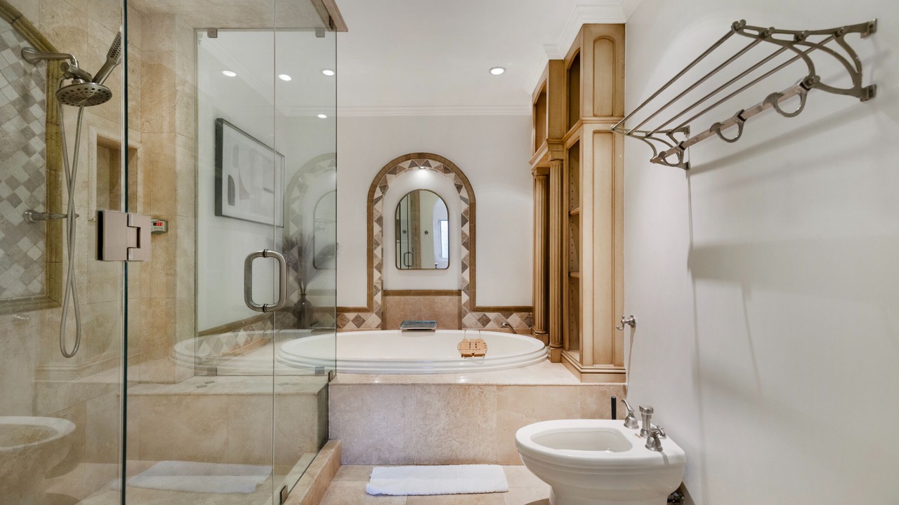 Photo of Bathroom in Woodland Hills