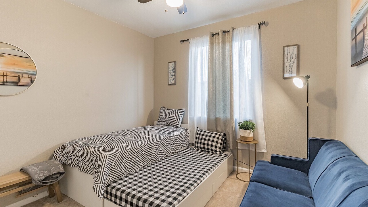 Photo of Bedroom in Palmdale