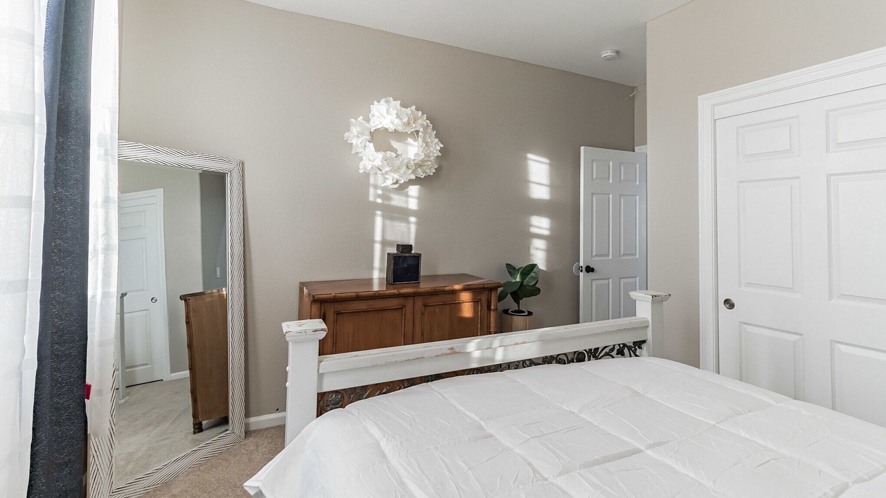 Photo of Bedroom in Palmdale
