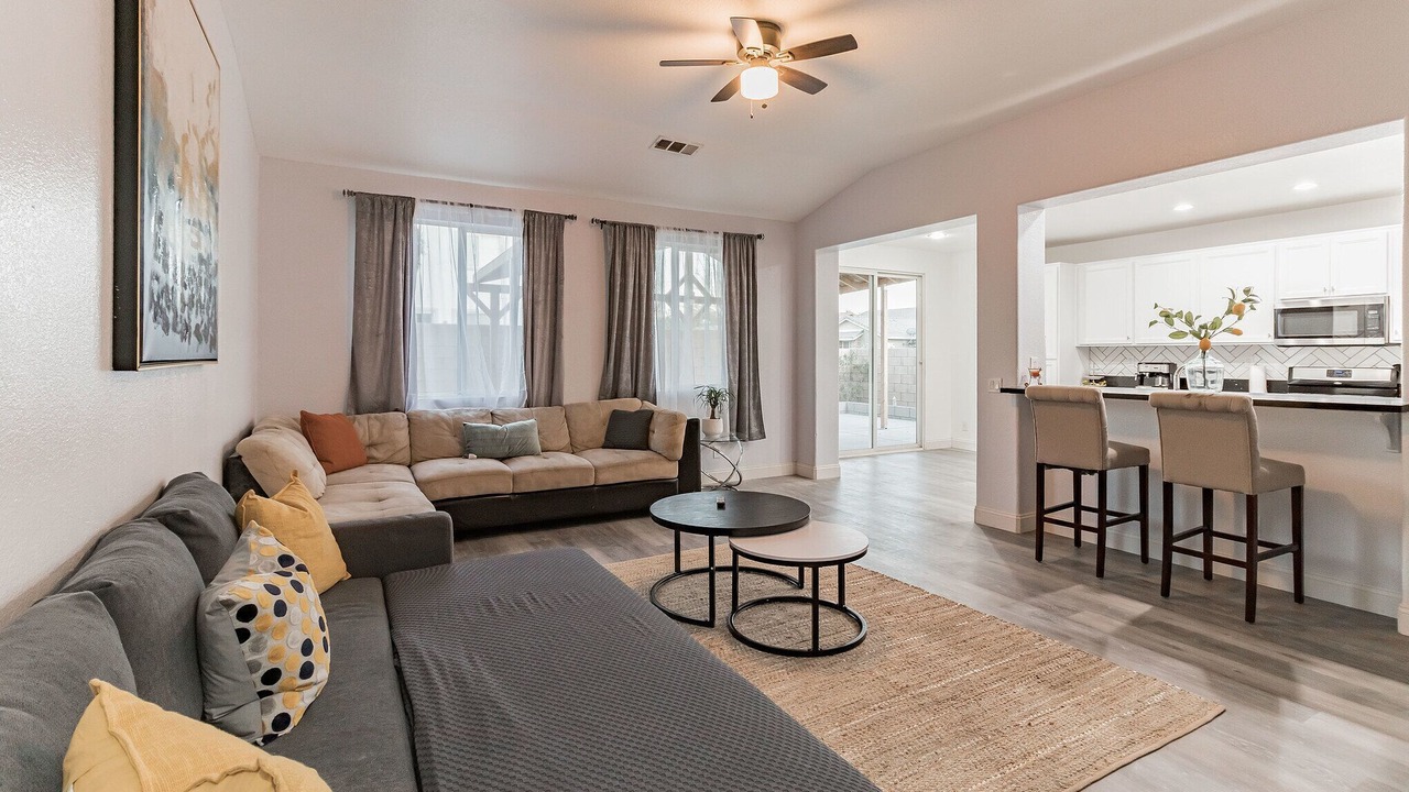 Photo of Livingroom in Palmdale