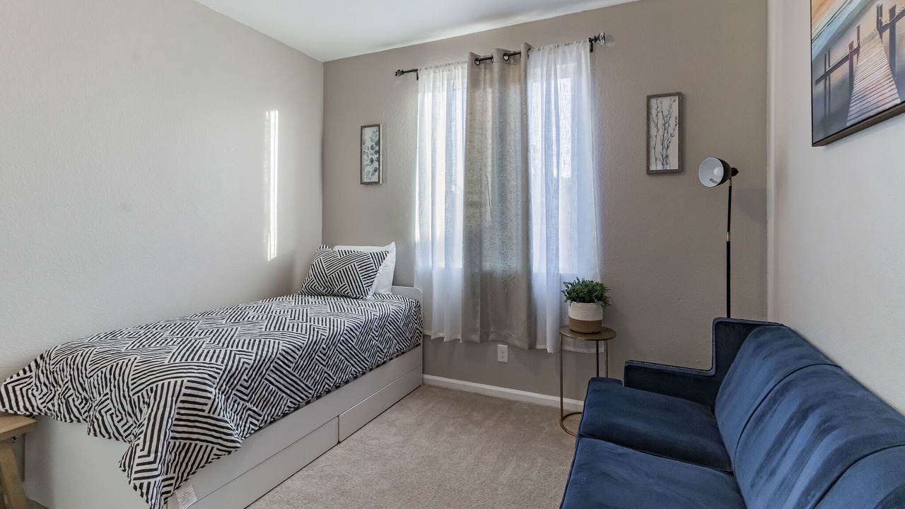 Photo of Bedroom in Palmdale