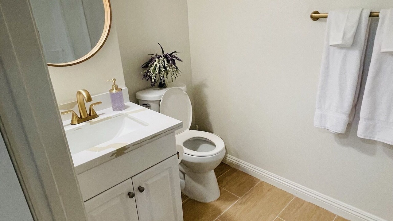Photo of Bathroom in Warner Center