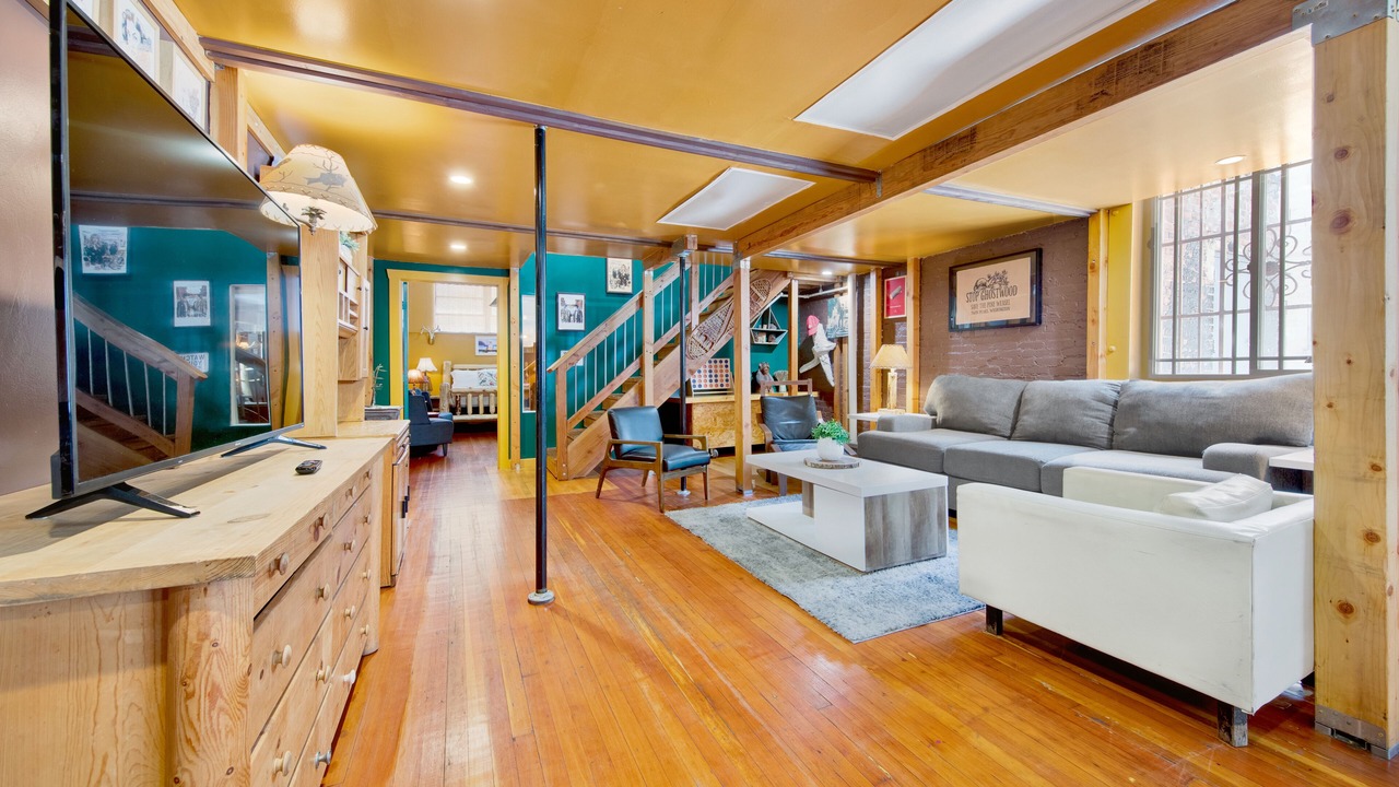 Photo of Livingroom in Historic Core