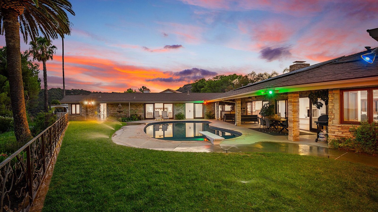 Photo of Outdoor in Encino
