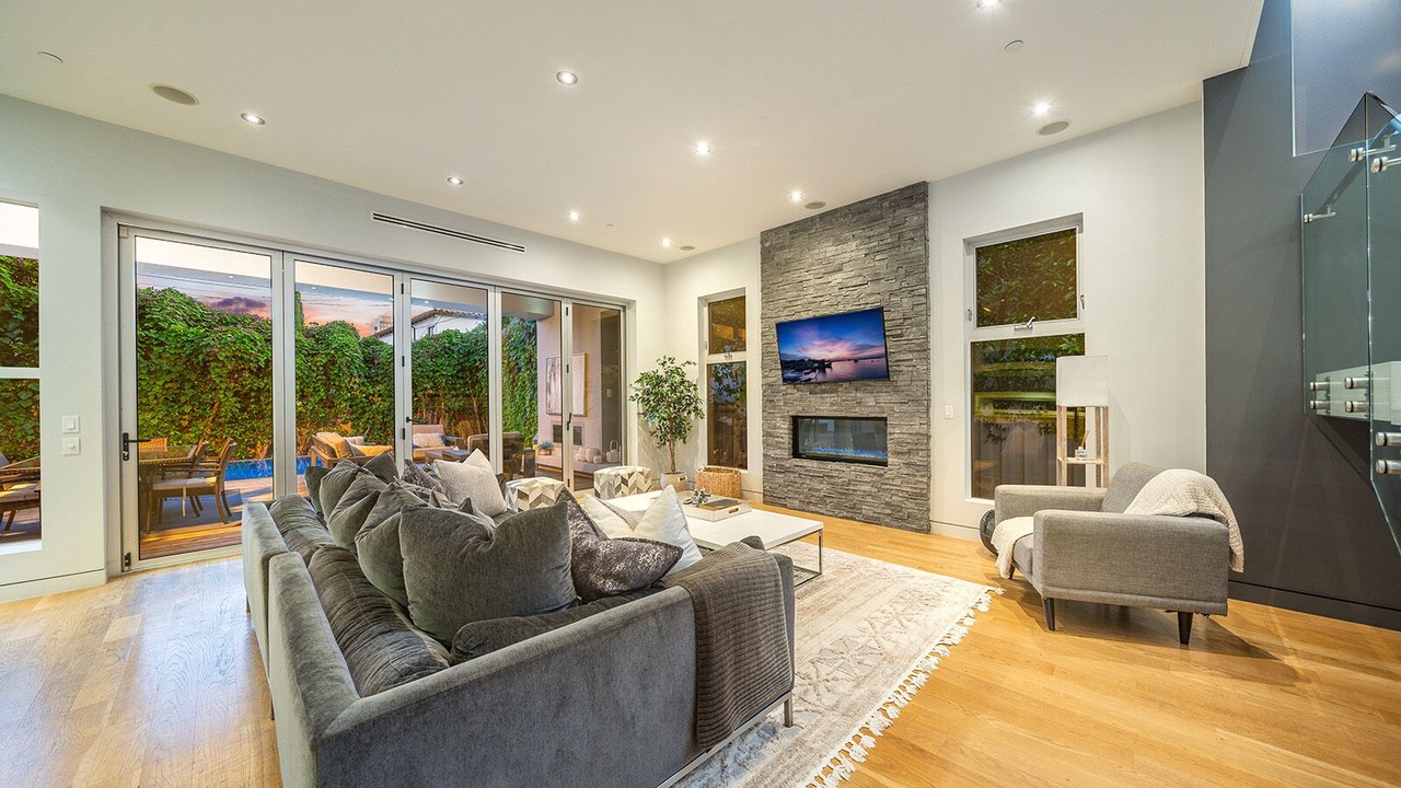 Photo of Livingroom in Beverly Grove