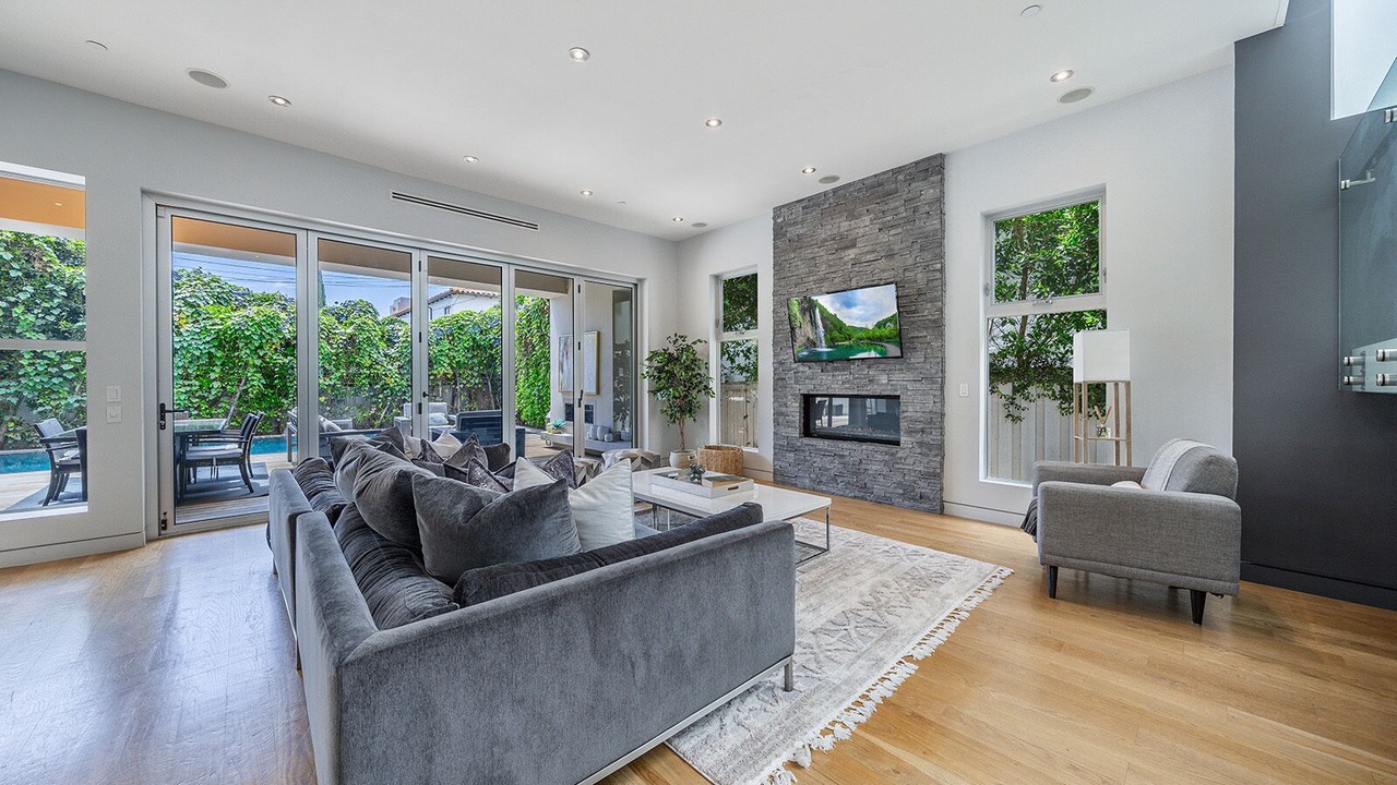 Photo of Livingroom in Beverly Grove