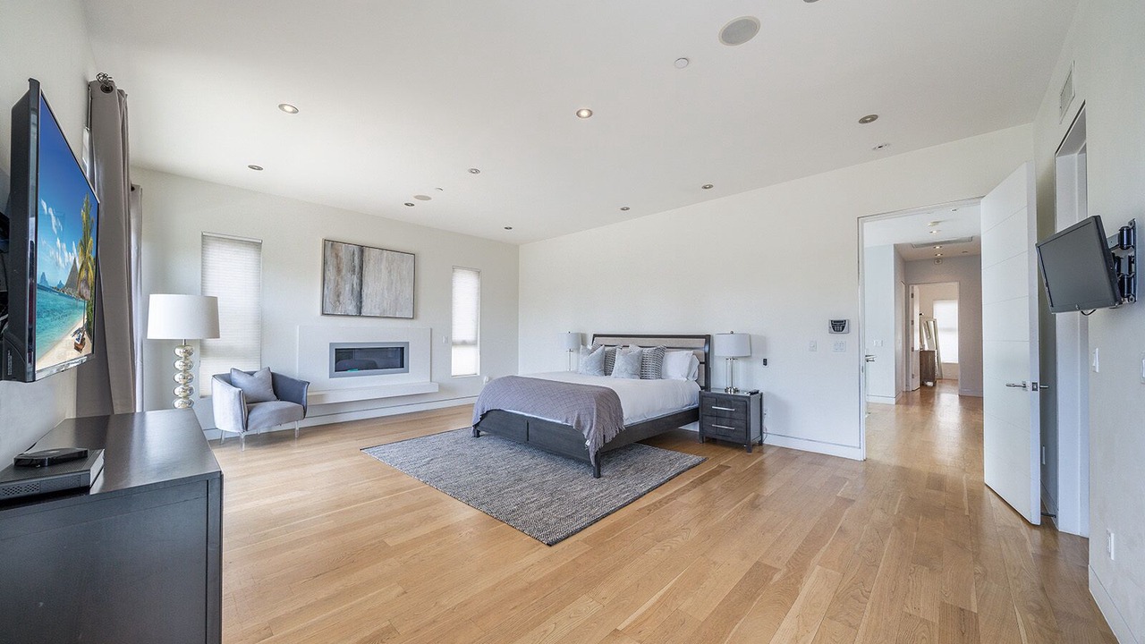 Photo of Bedroom in Beverly Grove