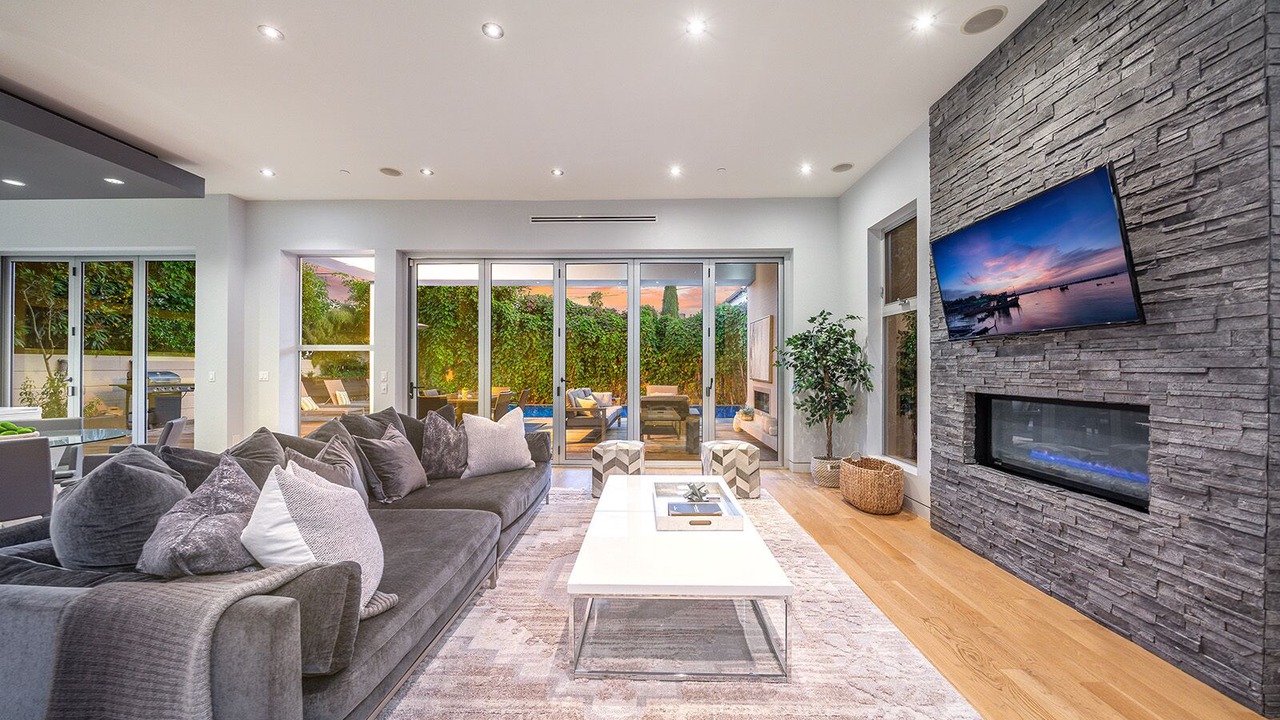 Photo of Livingroom in Beverly Grove