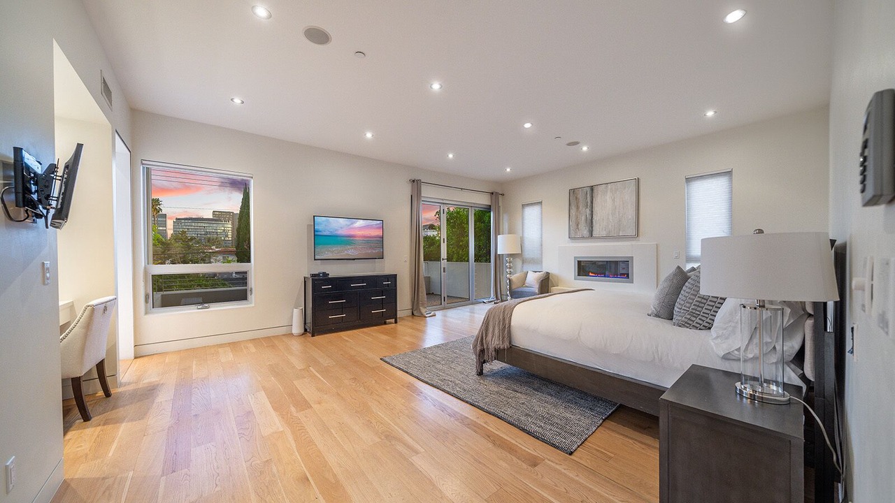 Photo of Bedroom in Beverly Grove