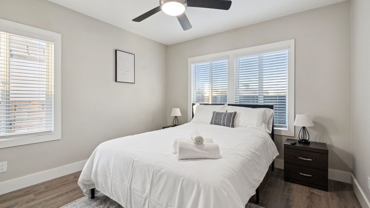 Photo of Bedroom in Valley Glen