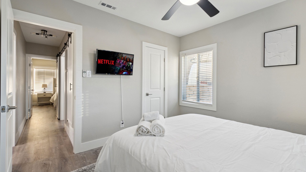 Photo of Bedroom in Valley Glen