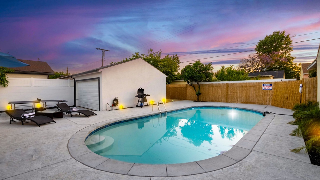 Photo of Outdoor in Valley Glen