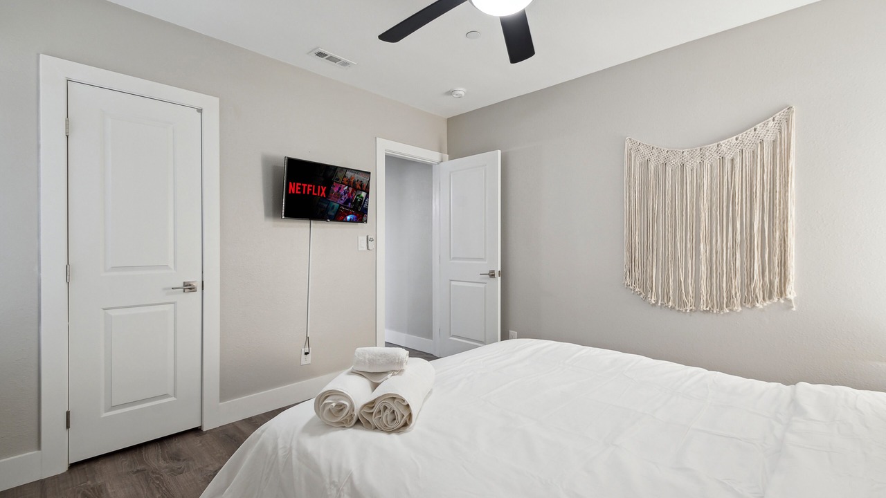 Photo of Bedroom in Valley Glen