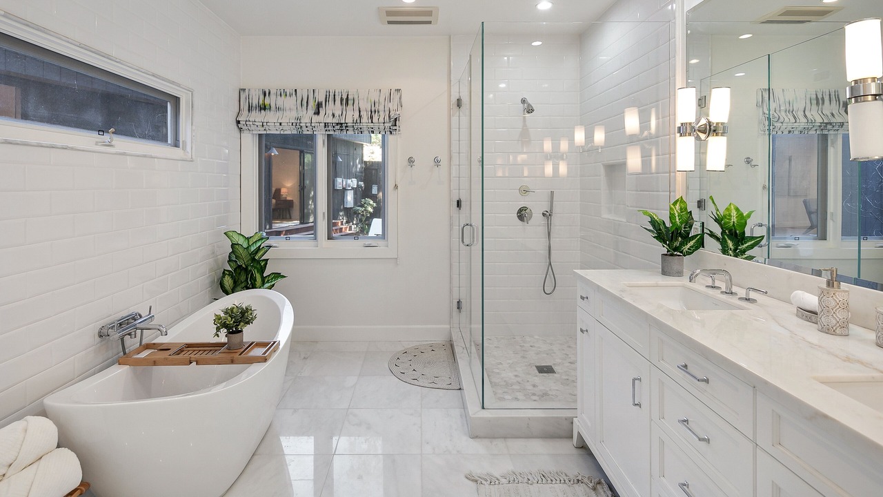 Photo of Bathroom in Silver Triangle