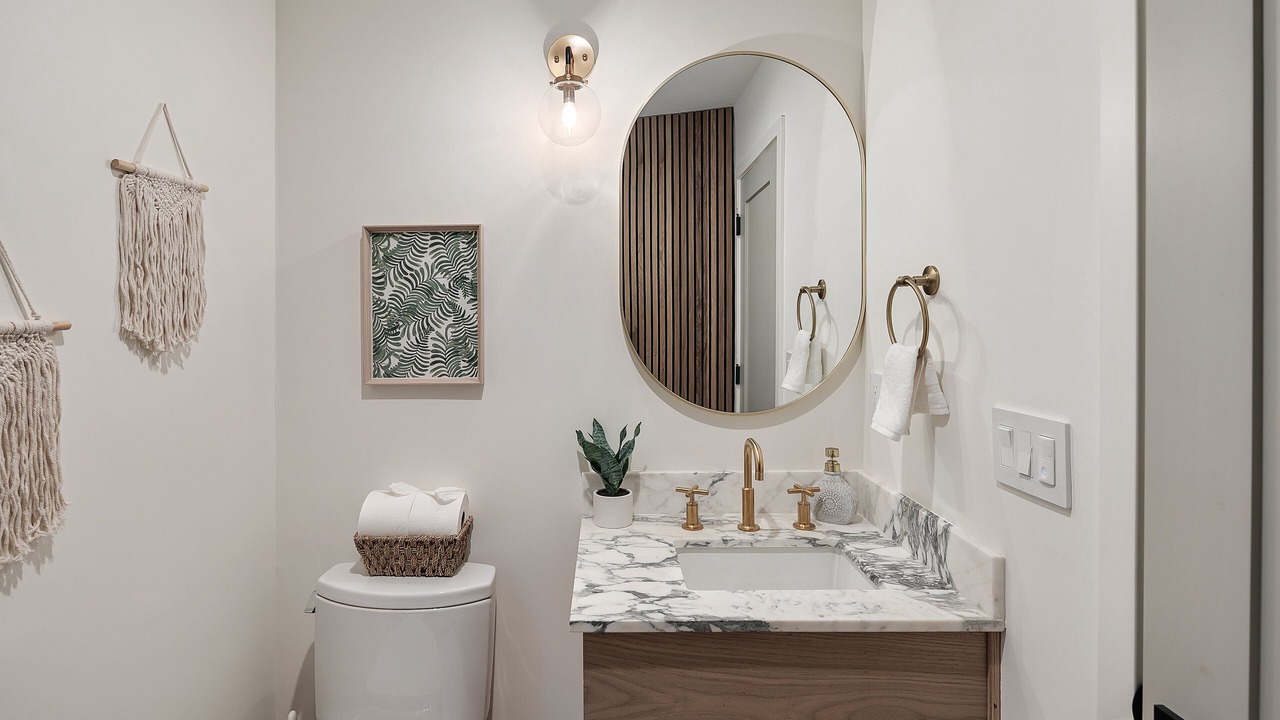 Photo of Bathroom in Silver Triangle