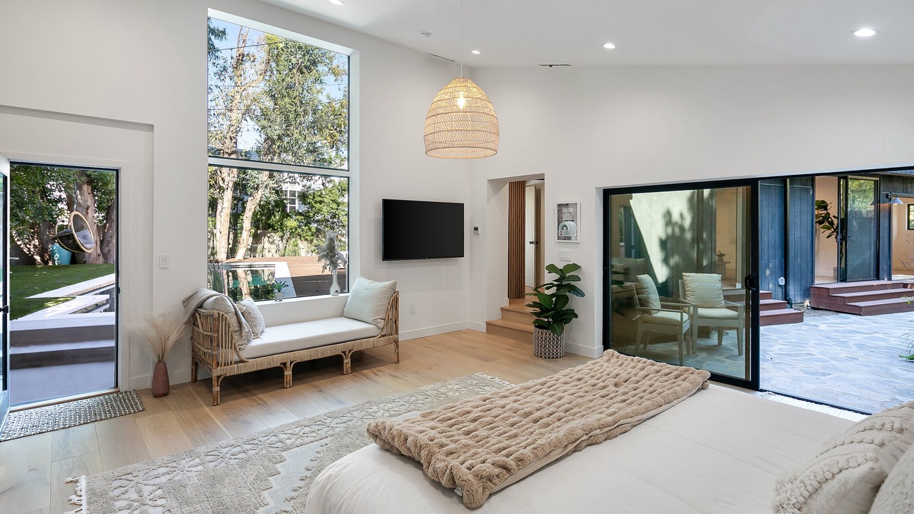 Photo of Bedroom in Silver Triangle