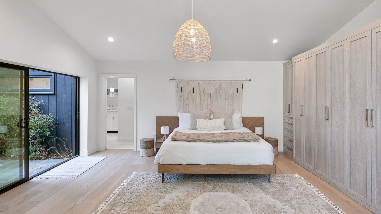 Photo of Bedroom in Silver Triangle