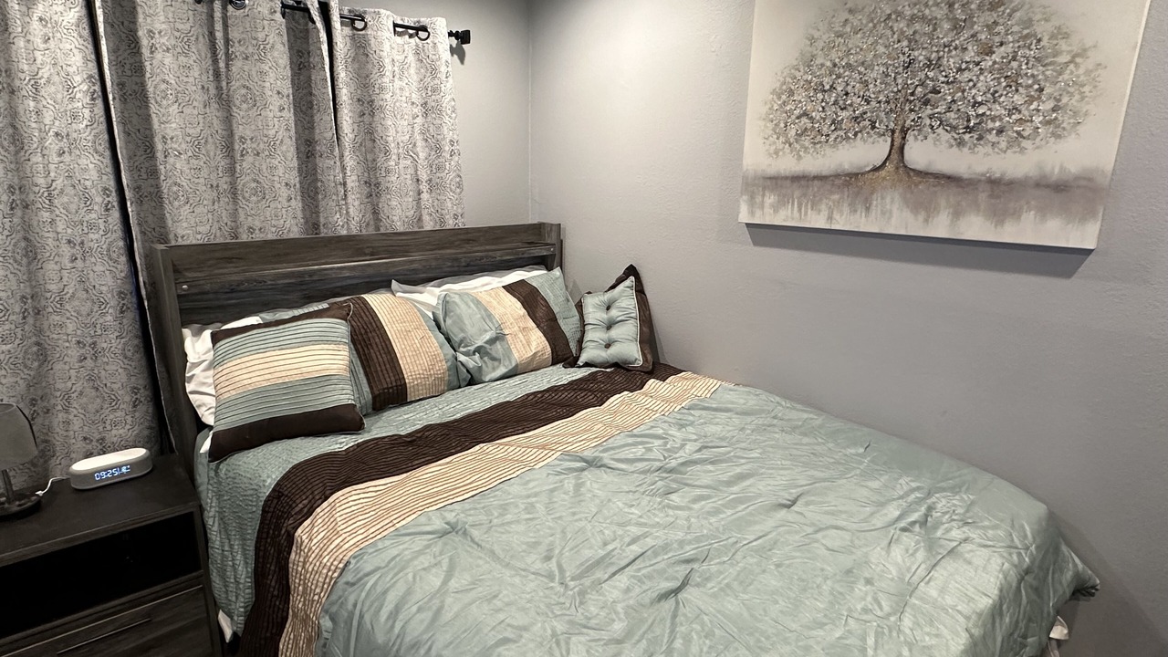 Photo of Bedroom in South Wrigley