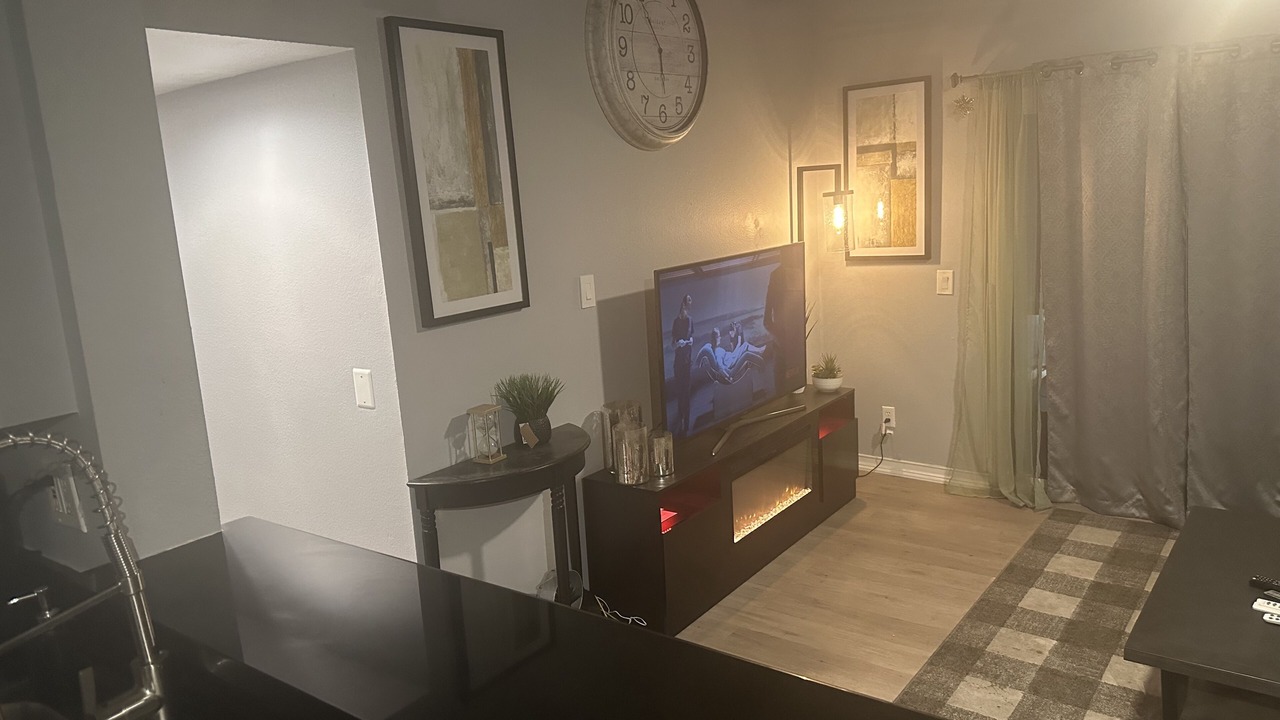Photo of Livingroom in South Wrigley