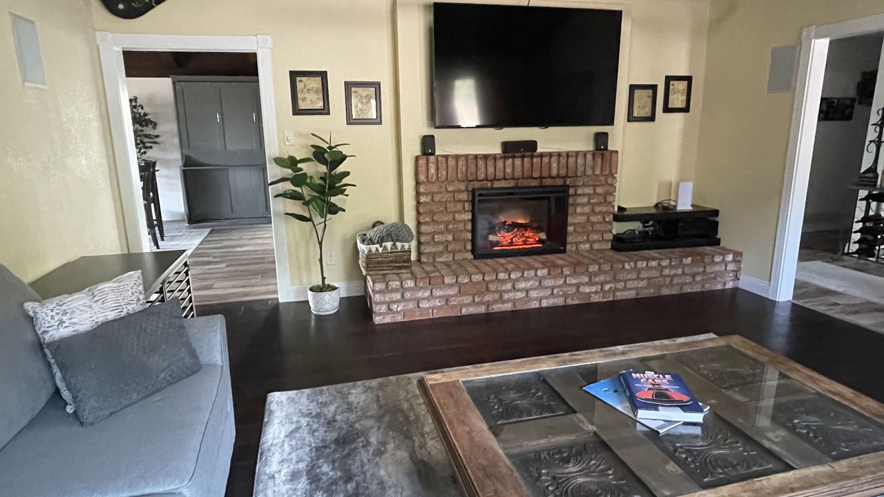 Photo of Livingroom in Country Club
