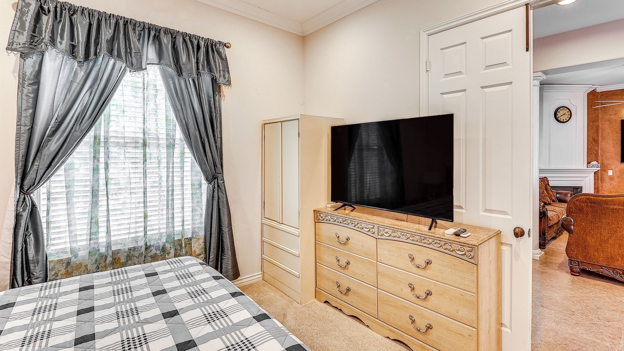 Photo of Bedroom in Alessandro Heights