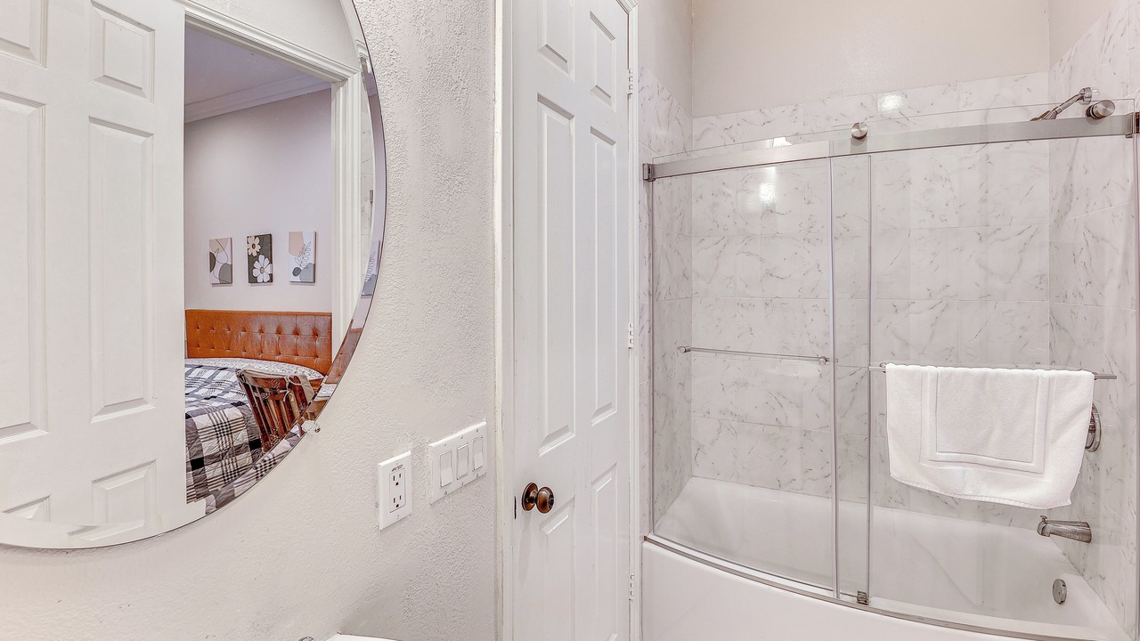 Photo of Bathroom in Alessandro Heights